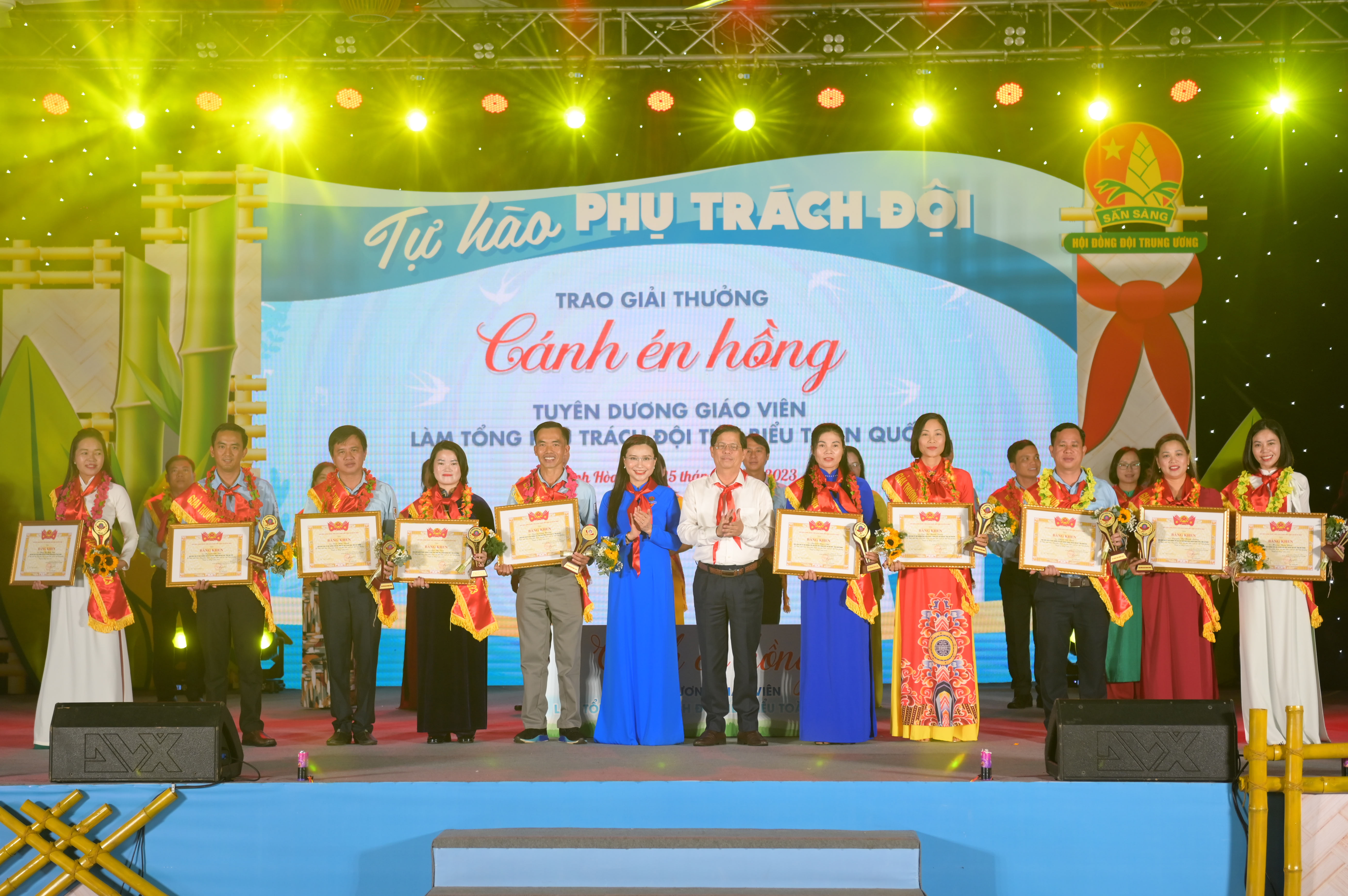 Hội đồng Đội Trung ương tổ chức trao giải thưởng "Cánh én hồng" năm 2023