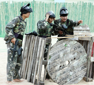 Trao đổi chiến thuật đầy vẻ bài bản…