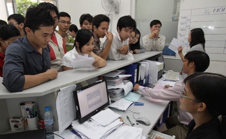 Không được ép học sinh, sinh viên đóng học phí một lần