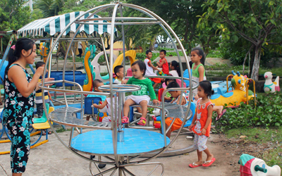 Đoàn công tác của tỉnh Khánh Hòa thăm đảo Sinh Tồn