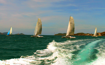 Các du thuyền tranh tài ở giải đua thuyền buồm Sailing vô địch câu lạc bộ toàn quốc năm 2013. Ảnh: LÊ BÁ DƯƠNG