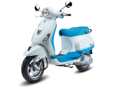 Vespa Bi-color điệu đà giá 67,5 triiệu đồng