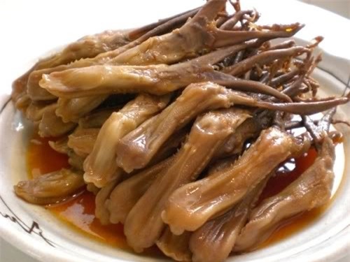 Khoái khẩu lưỡi vịt chấm tương ngon và lạ cho dân nhậu