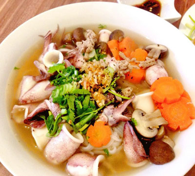 Hủ tiếu mực thịt băm