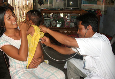 Bác sĩ của buôn làng