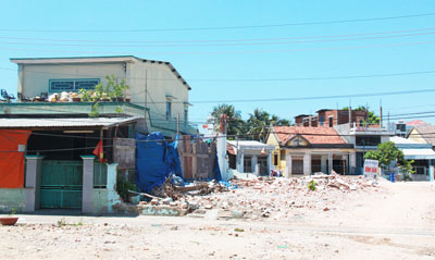 Việc đền bù giải tỏa ở cồn Tân Lập gặp khó khăn vì nhiều hộ dân chưa chấp thuận.