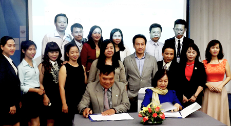 Lễ ký kết thỏa thuận hợp tác giữa Hiệp hội Du lịch Nha Trang - Khánh Hòa với Hiệp hội Du lịch TP. Hồ Chí Minh