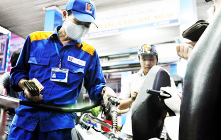 Giá xăng dầu đồng loạt giảm từ 15 giờ chiều nay