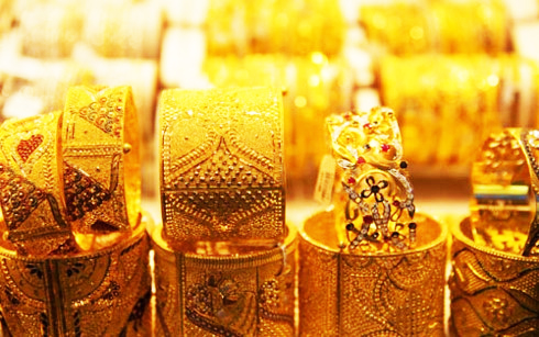 Giá vàng tiếp tục trượt dốc, lùi về sát mốc 36 triệu đồng