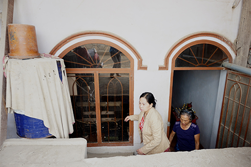 Khổ vì nhà thấp hơn đường