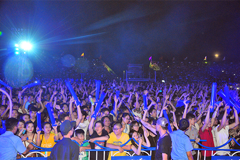 Đêm nhạc EDM "We are raver"