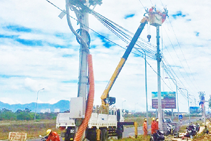 Truyền tải điện Khánh Hòa: Phối hợp kiểm tra công tác bảo vệ an ninh lưới điện