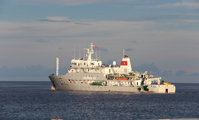  Tàu Trường Sa 571 rời Quân cảng Cam Ranh đưa đoàn công tác ra thăm Trường Sa.