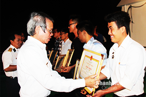 Kỳ 1: Lưu luyến người ở, người về