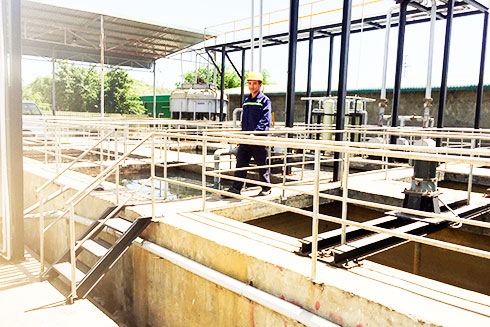 Khu vực bể xử lý nước thải của Nhà máy xử lý chất thải công nghiệp.