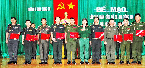 Bế mạc lớp tập huấn cán bộ quân đội Hoàng gia Campuchia