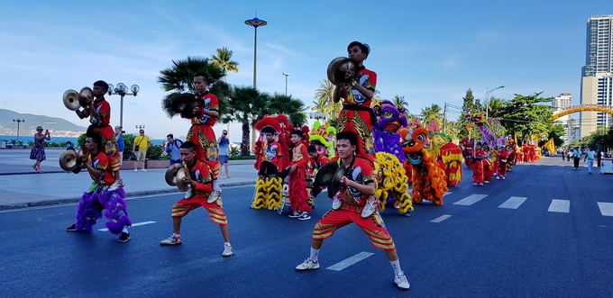 Đặc sắc Lễ hội Lân - Sư - Rồng đường phố