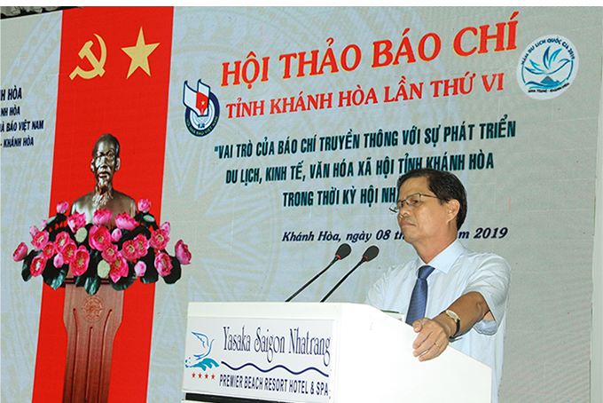 Ông Nguyễn Tấn Tuân phát biểu tại hội thảo.