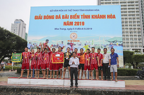 Đội bóng Tp. Nha Trang đoạt chức vô địch tại giải.
