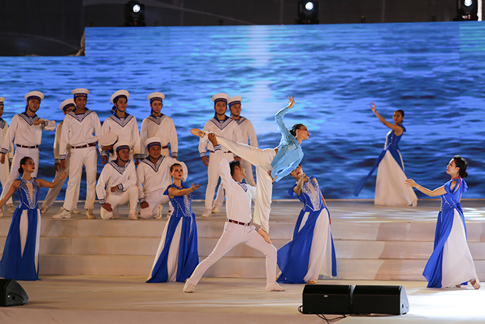 Phần múa minh họa cho mỗi tiết mục của các vũ đoàn góp phần vào thành công của đêm diễn. 