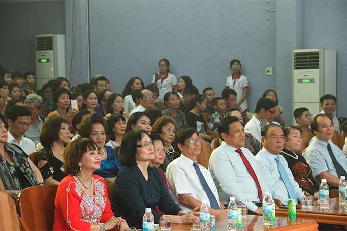 Các đại biểu tham dự lễ trao giải. 