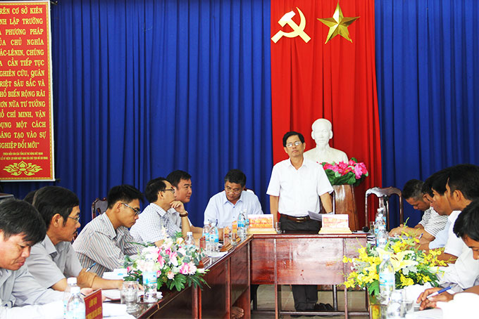 Ông Nguyễn Tấn Tuân phát biểu tại buổi làm việc.  