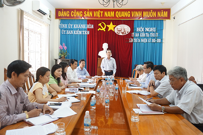 Ông Nguyễn Chuyện chủ trì hội nghị