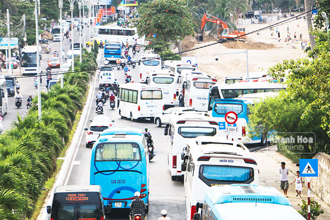 Bí bách bãi đậu xe