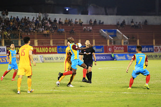 Tiếp đón Becamex Bình Dương trên sân nhà ở vòng 16 V.League (diễn ra vào ngày 17-7), Sanna Khánh Hòa - Biển Việt Nam (S.KH-BVN) đang hướng đến trận thắng. Đây không hẳn là nhiệm vụ bất khả thi khi S.KH-BVN đang lên tinh thần sau trận hòa trên sân khách với đội bóng Hà Nội FC ở vòng trước.