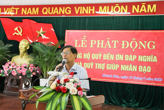Ông Nguyễn Tấn Tuân phát biểu tại buổi lễ phát động. 