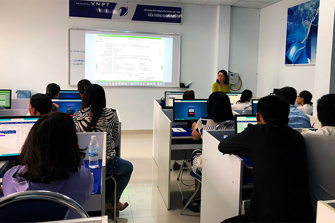 Một buổi tập huấn ứng dụng VNPT - Pharmacy cho các nhà thuốc trên địa bàn TP. Nha Trang.