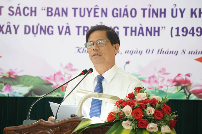 Ông Nguyễn Tấn Tuân phát biểu tại buổi tọa đàm.