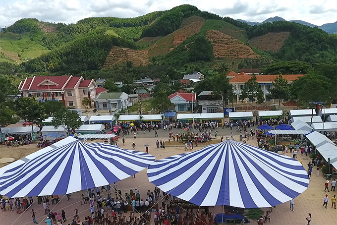 Huyện Khánh Vĩnh đã tổ chức thành công Lễ hội trái cây ngon.