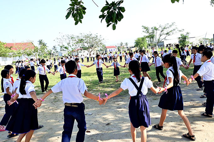 Năm học 2019 - 2020, Trường Tiểu học Suối Tiên (huyện Diên Khánh) xây thêm 5 phòng học và xóa 1 điểm trường lẻ. 