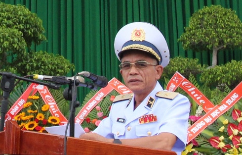 Chuẩn Đô đốc Lương Việt Hùng phát biểu giao nhiệm vụ cho Học viện trong năm học mới.