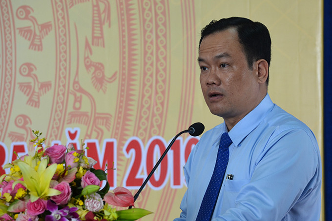 Ông Đặng Văn Tuấn - Trưởng Ban Dân tộc tỉnh Khánh Hòa phát biểu khai mạc hội nghị.