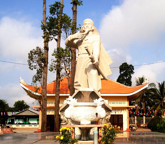 Bức tượng danh tướng Trần Văn Năng  tại đền thờ ông ở tỉnh Đồng Tháp. Ảnh: Internet