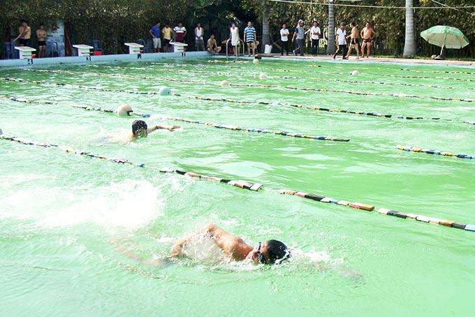 Có đủ điều kiện mới tổ chức dạy bơi