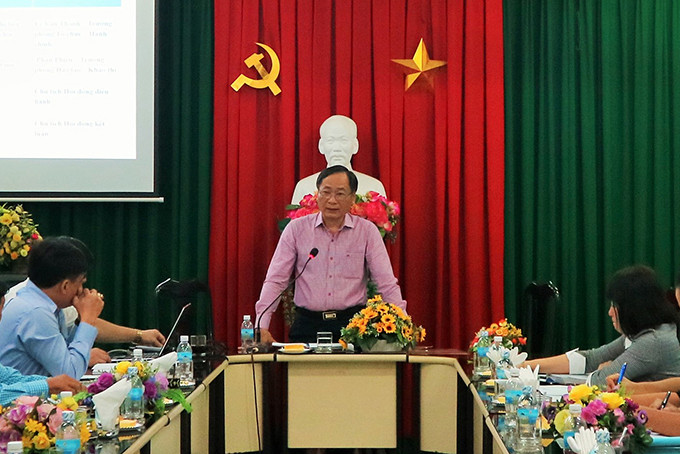 Ông Nguyễn Đắc Tài phát biểu tại kỳ họp.  