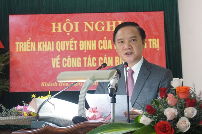 Ông Nguyễn Khắc Định phát biểu nhận nhiệm vụ.