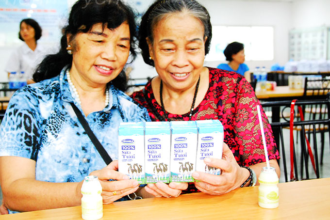"Sống vui, sống khỏe, sống thọ" cùng Vinamilk