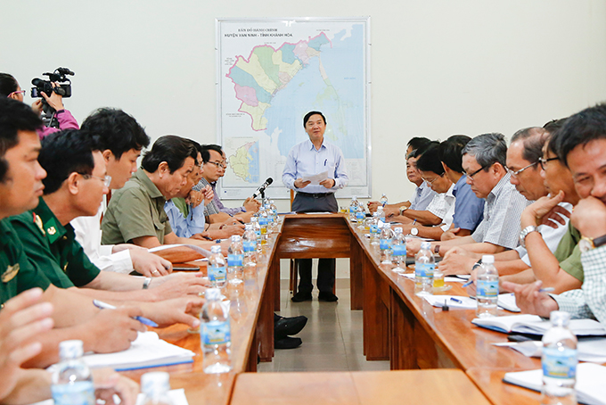 Bí thư Tỉnh ủy chỉ đạo tại buổi làm việc với huyện Vạn Ninh