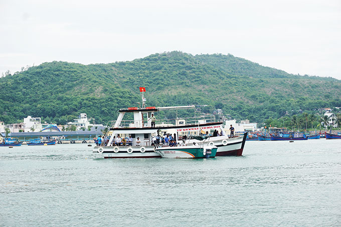 Tàu khách Khánh Hòa 2019.