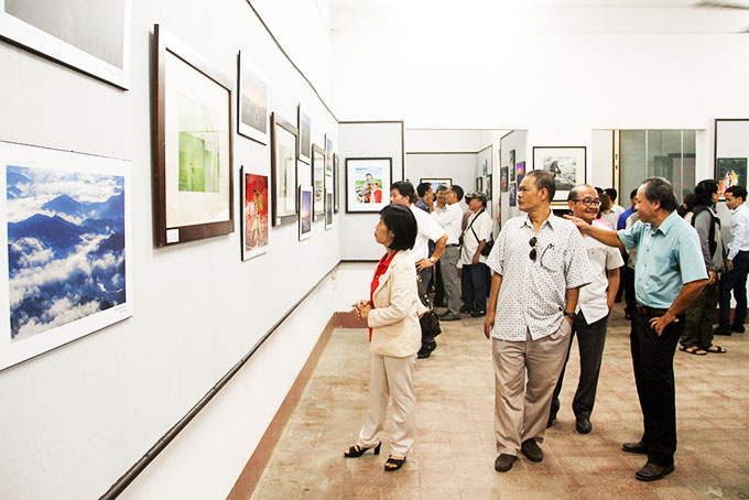 Triển lãm ảnh Nét đẹp Khánh Hòa 2019  đã thu hút sự quan tâm của nhiều người  yêu nghệ thuật nhiếp ảnh. 