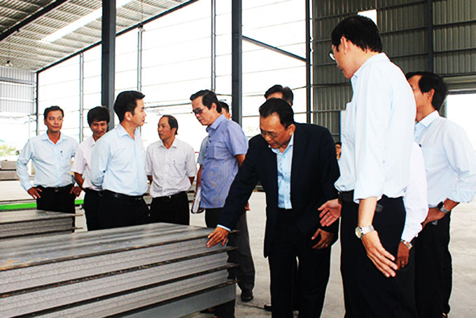 Đoàn công tác tham quan Nhà máy sản xuất tấm tường Acotec - VCN.