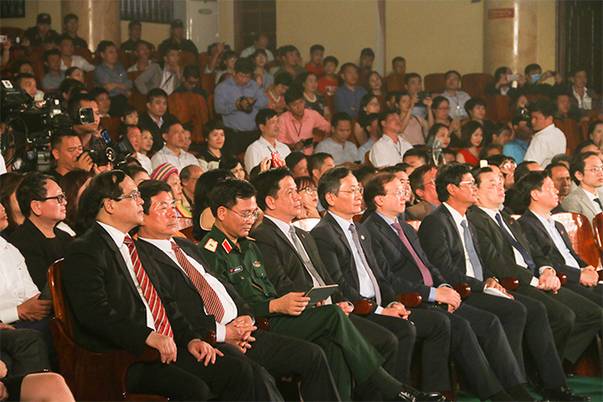 Các đại biểu dự lễ bế mạc Liên hoan truyền hình toàn quốc lần thứ 39.