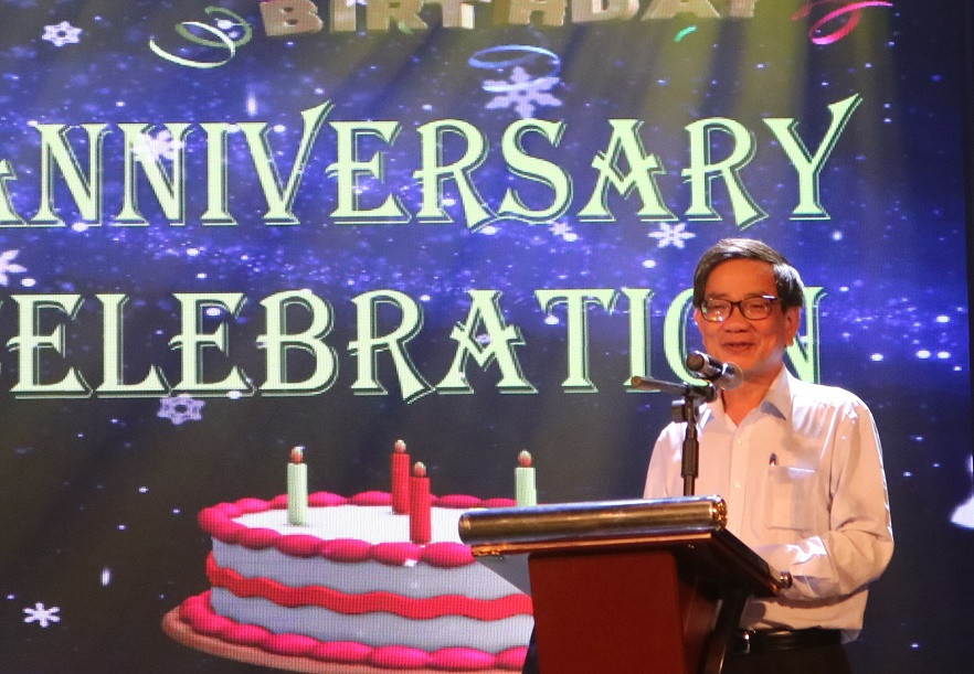 Ông Nguyễn Sinh Cung - Trưởng phòng Giáo dục trung học - Giáo dục thường xuyên Sở Giáo dục và Đào tạo phát biểu đánh giá về hoạt động của VAIC. 
