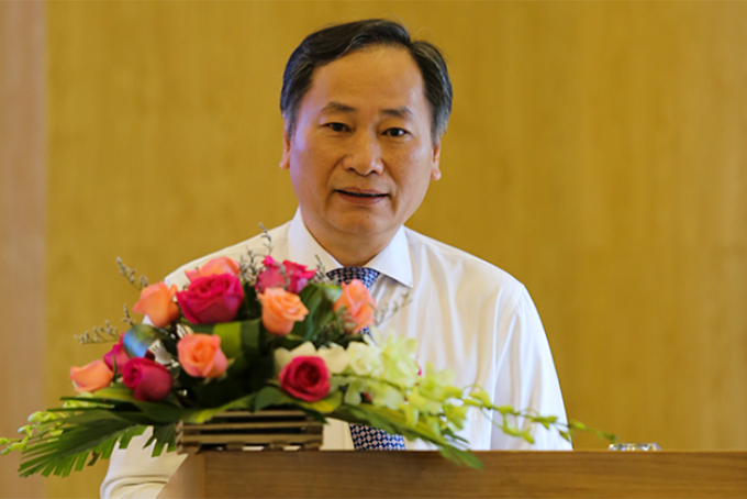 Ông Nguyễn Đắc Tài biểu dương thành tích các HLV, VĐV tại buổi gặp mặt.