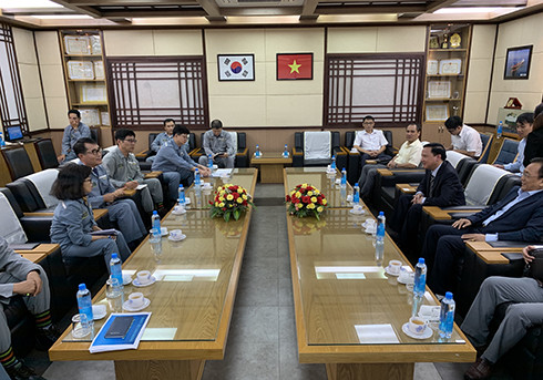 Bí thư Tỉnh ủy Nguyễn Khắc Định làm việc cùng Ban lãnh đạo Công ty TNHH Nhà máy tàu biển Huyndai Vinashin