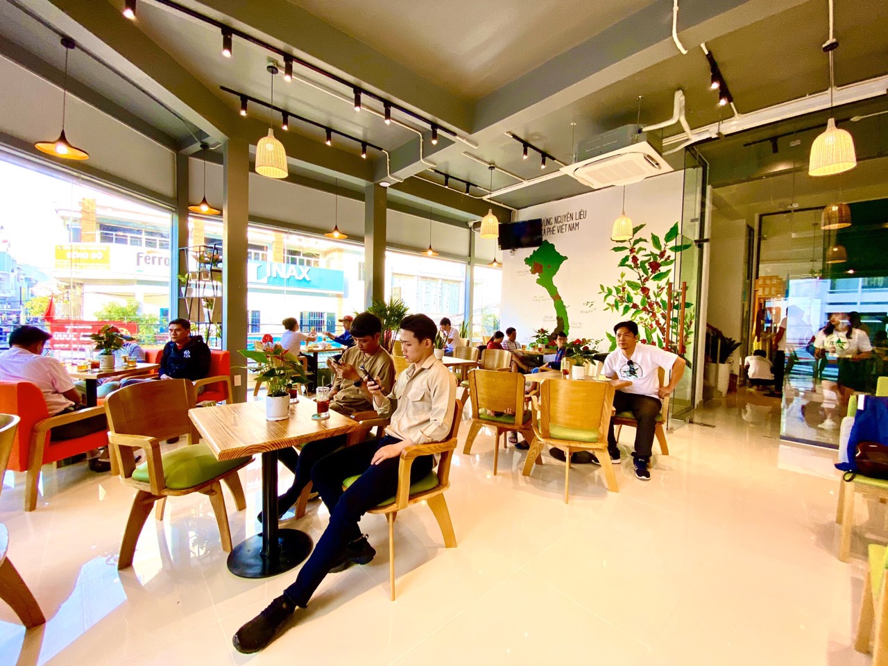 Không gian cửa hàng cà phê VIVA STAR COFFEE 140 Thống Nhất, Phường Vạn Thắng, Thành phố Nha Trang - Khánh Hoà